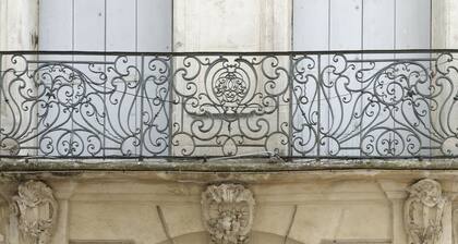 L'Ecusson, charming apartment, air-conditioned, free parking