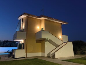 Exterior - Private gated Villa sleeps 12. Large pool & garden, AC ,WiFi close to the beach. (Isca Marina)