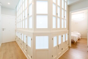 2 habitaciones, tabla de planchar con plancha, wifi y ropa de cama 