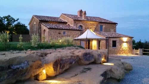Villa de charme avec piscine privée entre Pienza et Montepulciano 