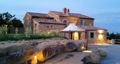 Villa de charme avec piscine privée entre Pienza et Montepulciano