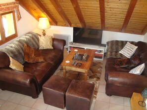 TV, fireplace, video games, DVD player - Chalet Clementine offers skiing luxury in Oz en Oisans part of Alpe d'Huez area. (Oz)