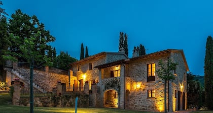 Il Borgo 16, Emma Villas