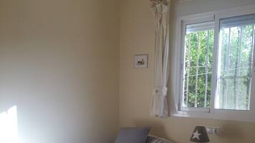 3 bedrooms, iron/ironing board, travel cot, free WiFi