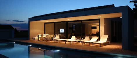 Outdoor pool, a heated pool