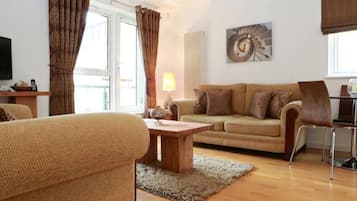 TV, DVD player, books, stereo