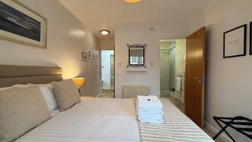 2 bedrooms, iron/ironing board, travel crib, free WiFi