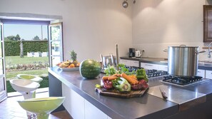 Réfrigérateur, micro-ondes, four, lave-vaisselle