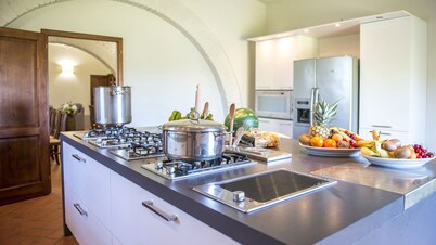 Le Caselle 26, Emma Villas