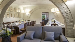 Dining - Le Caselle 26, Emma Villas (Cortona)