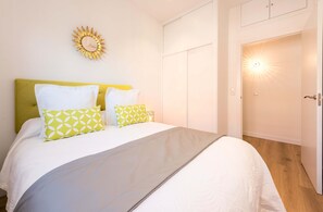3 bedrooms, in-room safe, iron/ironing board, WiFi