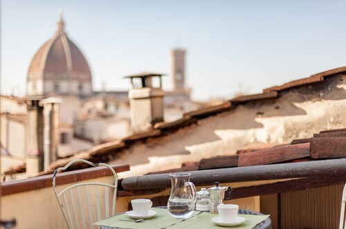 Lovenest with terrace Duomo view 