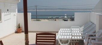 House in Peniche (Papoa) overlooking the bay 