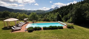 Family-friendly Tuscan villa with large private pool & pizza oven