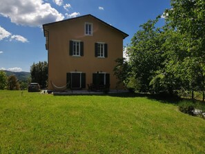 Exterior - Family-friendly Tuscan villa with large private pool & pizza oven (Reusa)