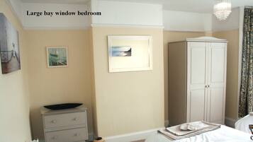 4 soverom, strykejern/-brett, reiseseng for barn og wi-fi (inkludert)