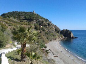 Solstolar och strandhanddukar