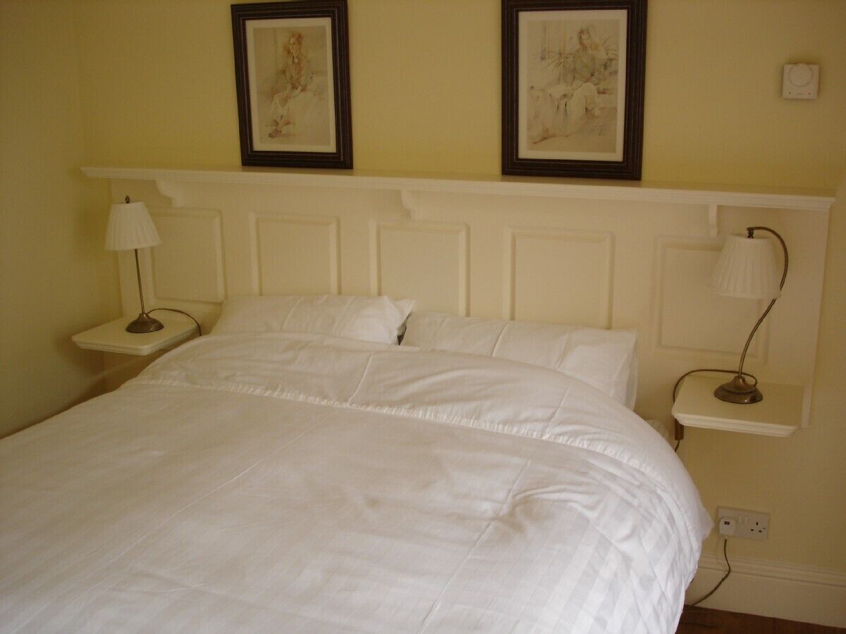 1 slaapkamer, een strijkplank/strijkijzer, wifi, beddengoed