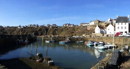 Gorgeous ground floor luxury Apartment in Fishing Village of Crail