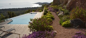 Villa with breathtaking views of Pinarello bay and beach