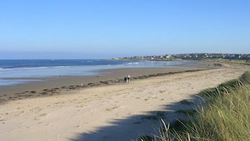 Una spiaggia nelle vicinanze