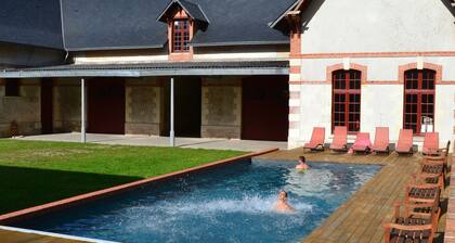 Come and experience the Unique and the Wonderful at the Château du Breuil.