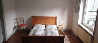 Grande maison de vacances dans le village viticole avec balcon, sauna et wifi
