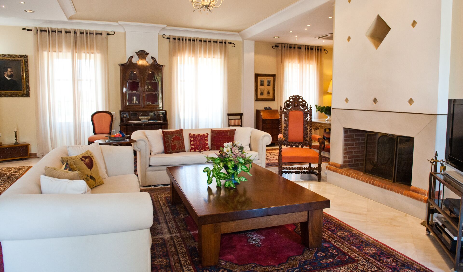 TV, fireplace, DVD player, stereo