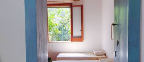 3 bedrooms, desk, iron/ironing board, travel cot