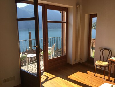 Romantic Private Lake Como Cottage with breathtaking 180-degree lake view