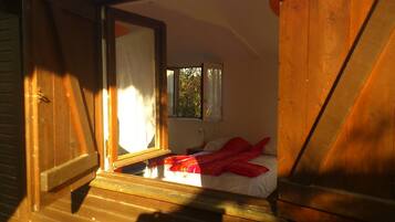 1 slaapkamer, een strijkplank/strijkijzer