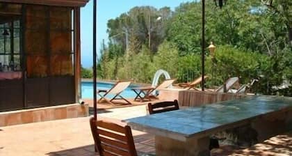 Sehr schöne Villa mit Pool mit herrlichem Blick in CefalĂč