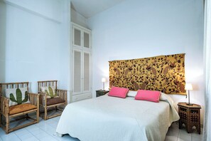 3 عدّة غرف نوم ومكواة/لوح كي وواي فاي وملاءات أسرّة