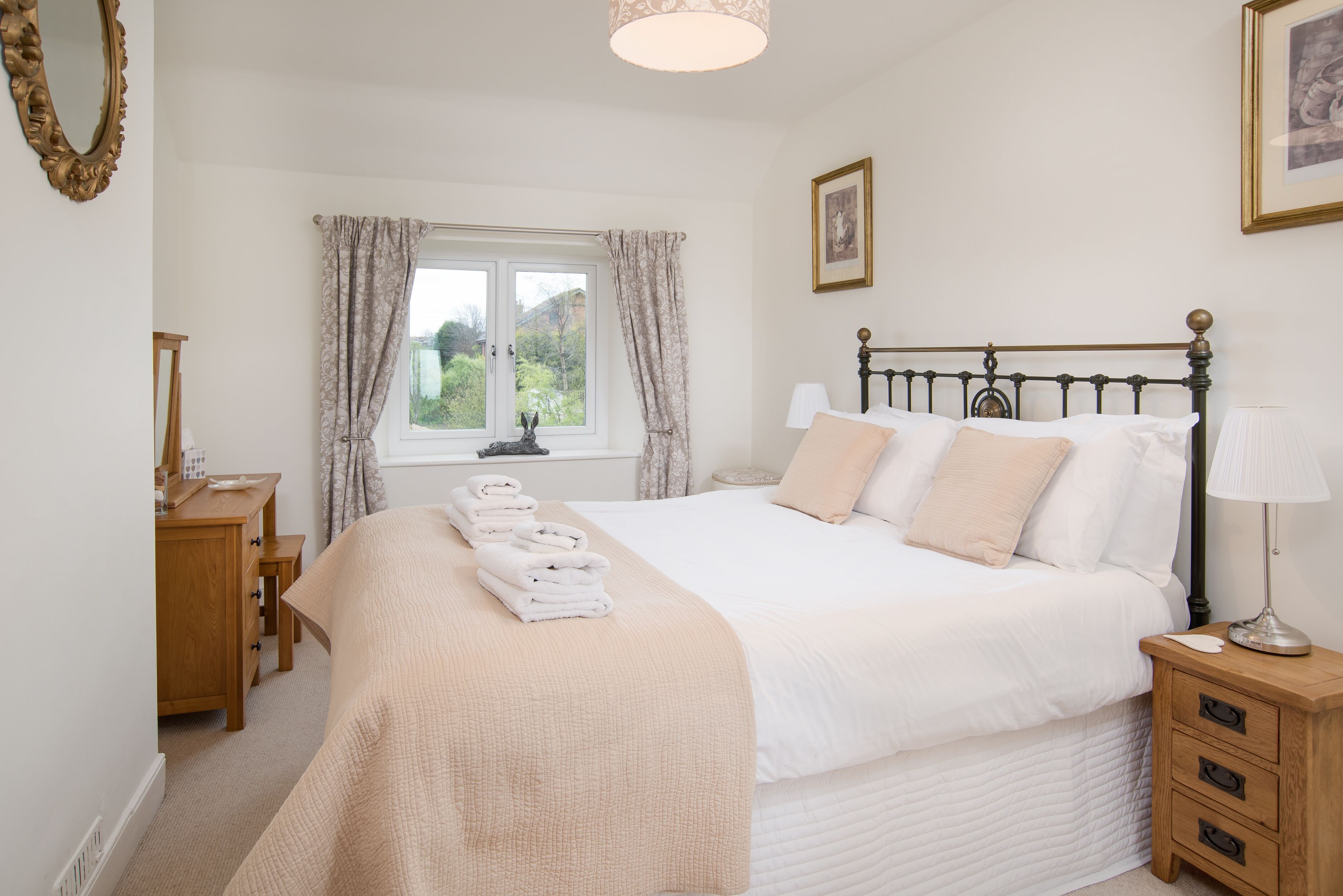 2 bedrooms, iron/ironing board, travel cot, free WiFi