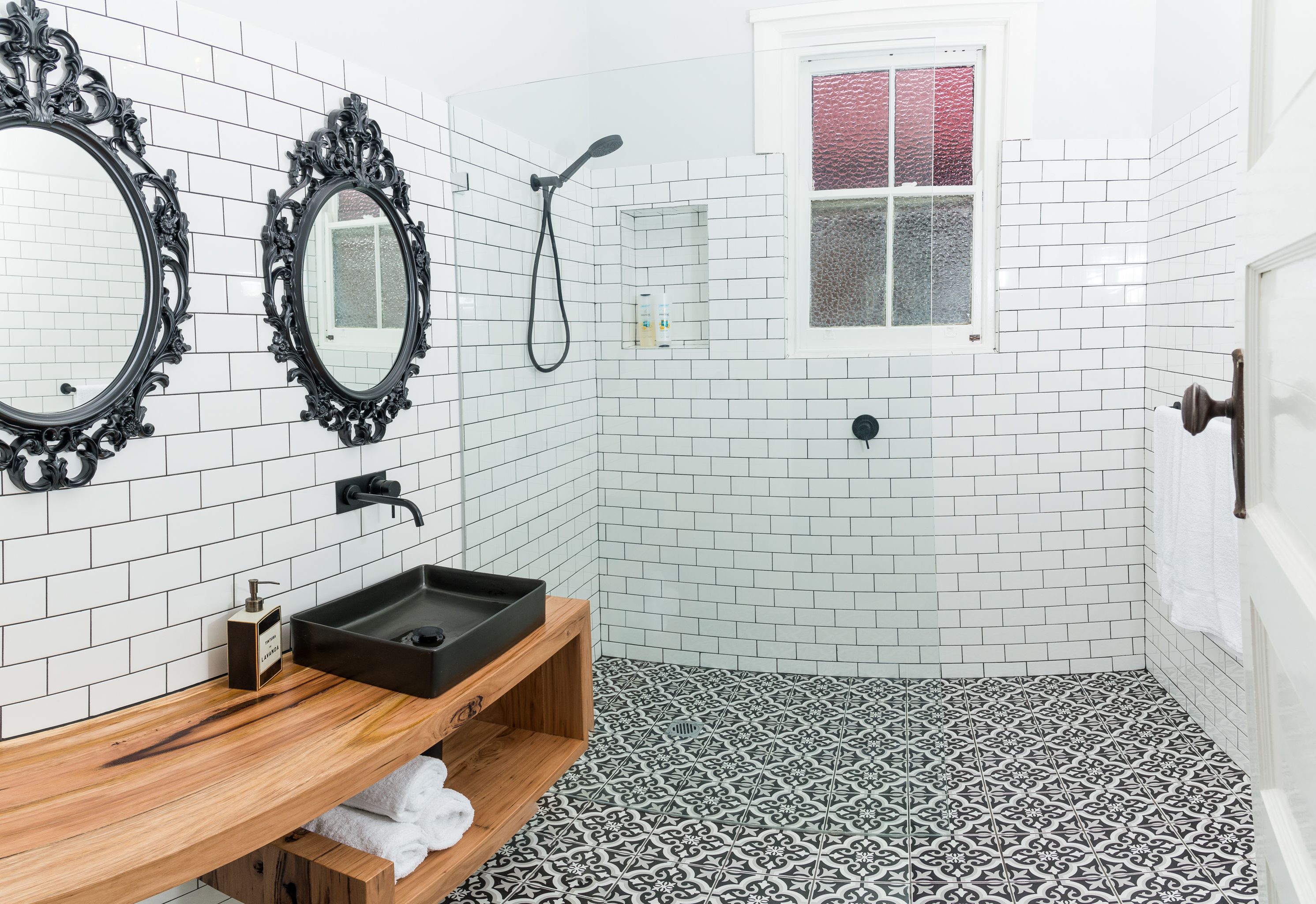 Kirsten Deluxe Cottage | 2 bedrooms | Bathroom