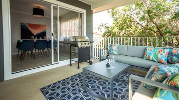 Nhà, 3 phòng ngủ (Elenore) | Quang cảnh vườn