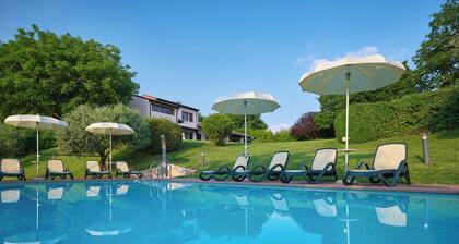 Encantadora parte de villa con piscina en las colinas de Verona