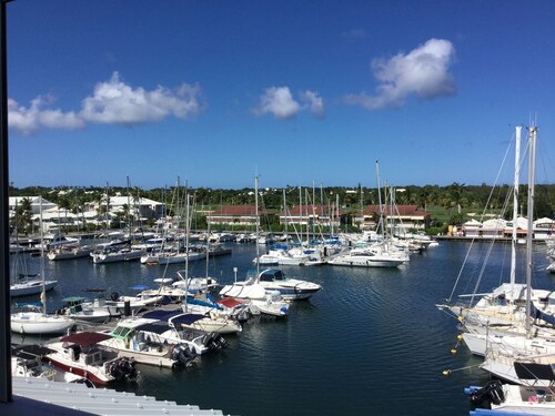 PERCHE SUR LA MARINA, ENTRE CIEL ET MER, LAISSEZ VOUS ALLER AU GRES DES ALIZES