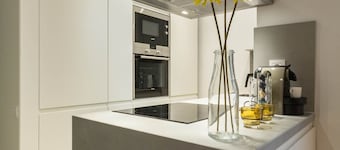 TOP CLASS NEW 2BD AP | Sun | Lift | Metro | HiSpeed Wifi | 4 people