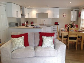 Smart TV, DVD player, books, video library - Town House in Central Wells with parking (Wells)