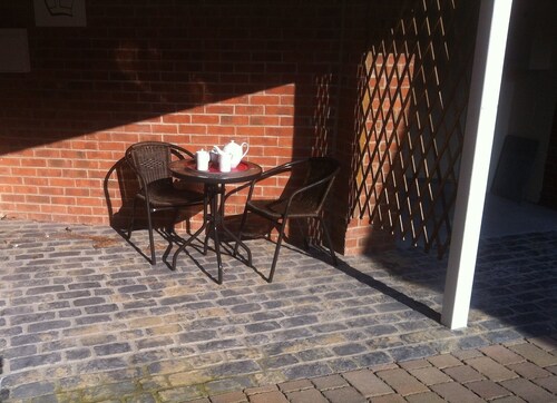 Town House in Central Wells with parking