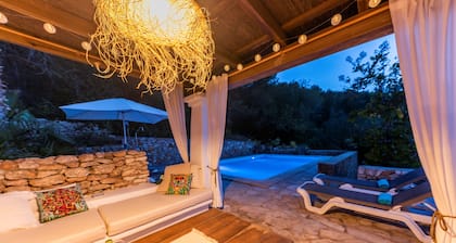 PARADISEI REACH-JÄRJESTELMÄSSÄ - VILLA POOLILLA IBICENCA-MAASSA