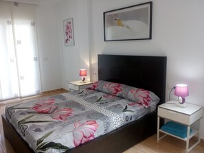 6 habitaciones, tabla de planchar con plancha y wifi gratis 
