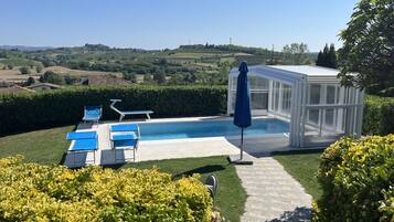 Piscine couverte, piscine extérieure