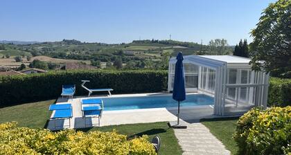 La Casa Blu, Villa mit privatem Pool in Monferrato Langhe, UNESCO-Weltkulturerbe
