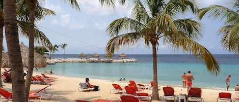 Beach nearby, sun-loungers, beach towels