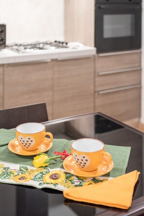 Fridge, microwave, oven, stovetop - Apartment with balcony in the historical centre of Florence. Renewed in 2019. (Florence)