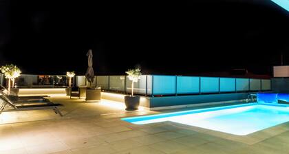 A & M House Luxury Holidays Home