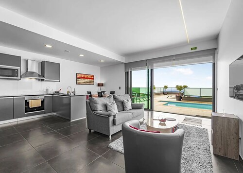 A&M House - Luxury Holidays Home