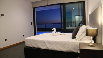 2 bedrooms, in-room safe, iron/ironing board, free WiFi